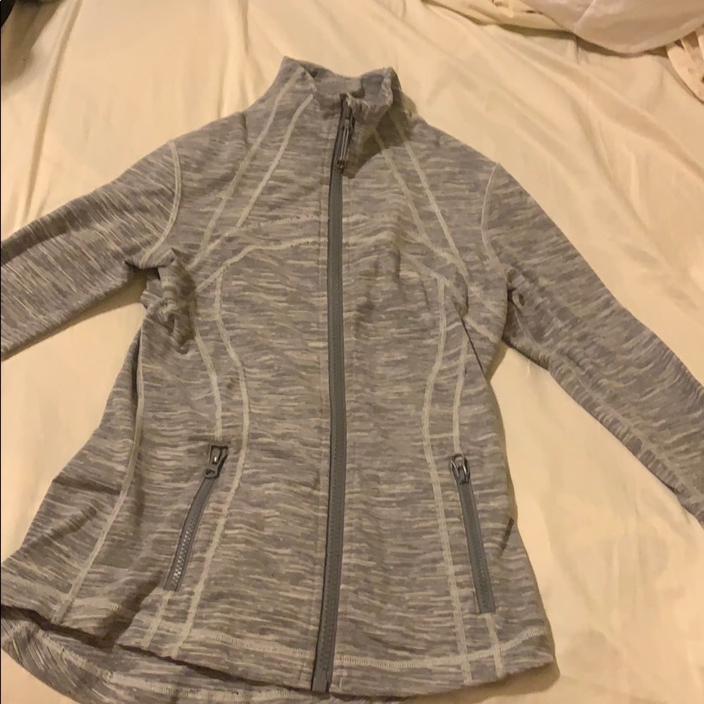 Grey Lululemon Zippy, size 6
